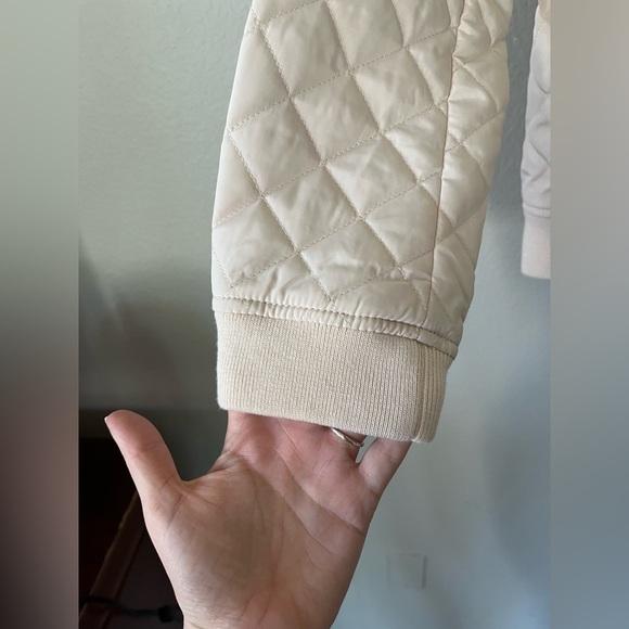 Levi's Diamond Quilted Bomber Jacket in Cream Womens Size L NWT - Picture 7 of 16